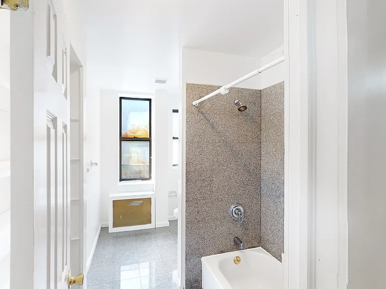 180 Claremont Ave #21 — Photo 20