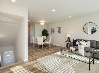 1810 SW 96th Ln, Seattle, WA 98106