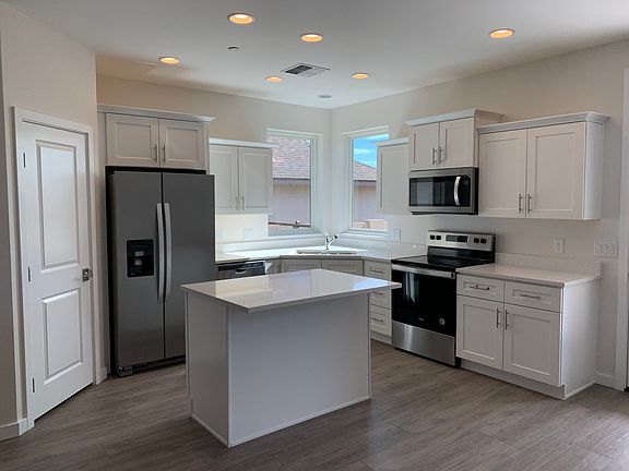5th image of 1529 Chateau Dr