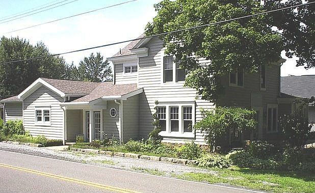 1st image of 889 Armstrong Ln