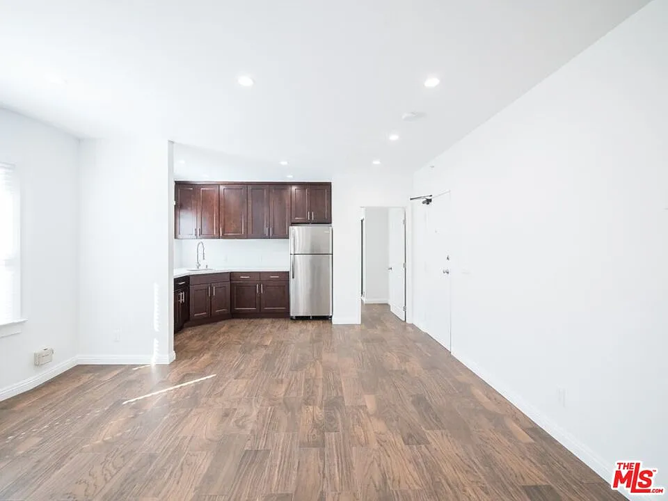 Building Photo - 40 Rose Ave #6