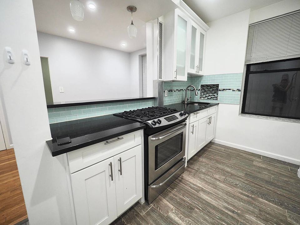 1st image of 31-12 42nd St #1S