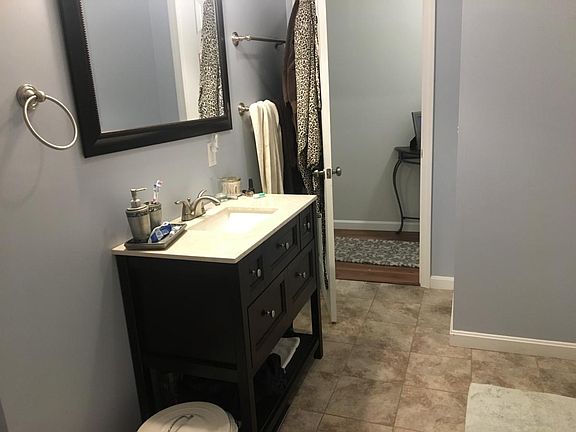 5th image of 1674 Lonsdale Ave #2
