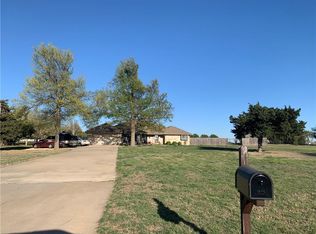 8420 Oak Springs Ct, Edmond, OK 73034