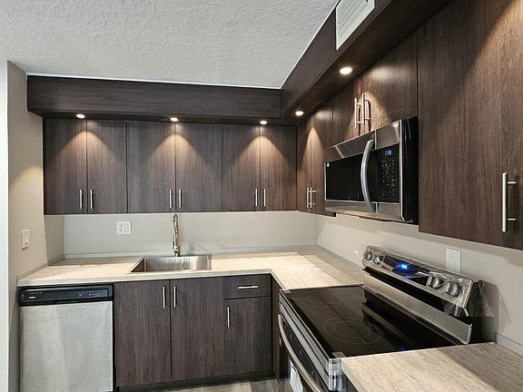 4th image of 1850 N Congress Avenue #305