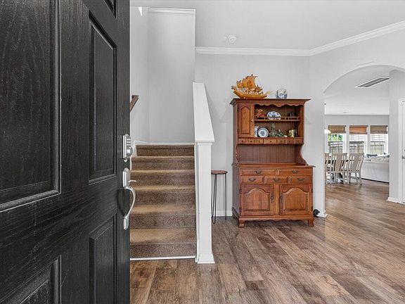 5th image of 146 Guinness Ln