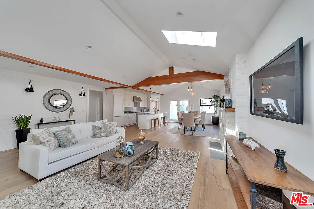 4 bed, 3.0 bath, 2224 sqft, $13,250 — Photo 1