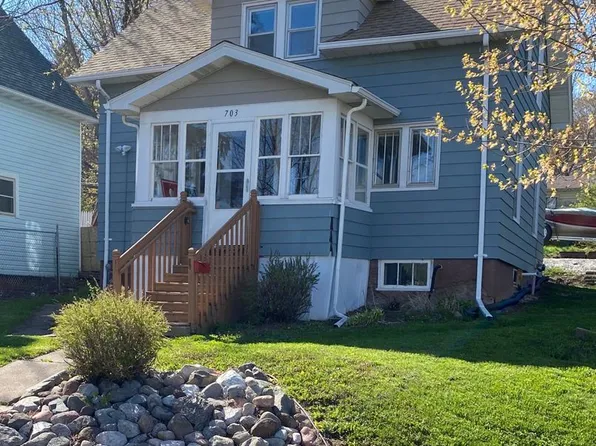 703 E 11th St, Duluth, MN 55805