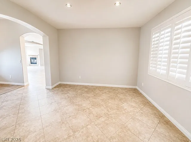 6 bed, 4.0 bath, 3331 sqft, $2,900 — Photo 3