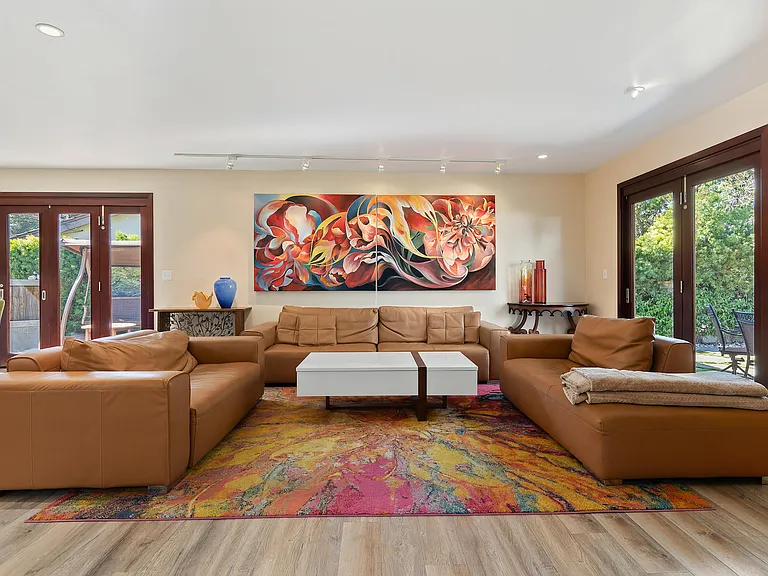1251 Bel Air Dr — Photo 8
