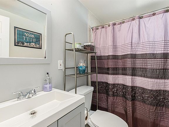 4th image of 4919 Bay Crest Dr