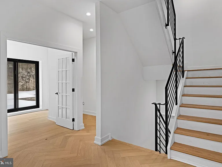 706 Latona St #G — Photo 5
