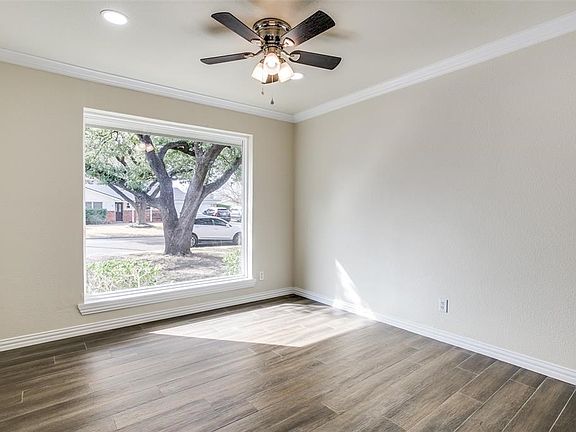 4th image of 4900 Reynolds Dr