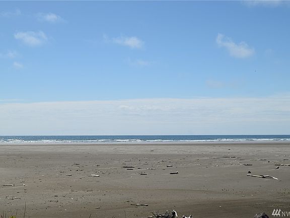 2nd image of 40 Ocean View Dr N