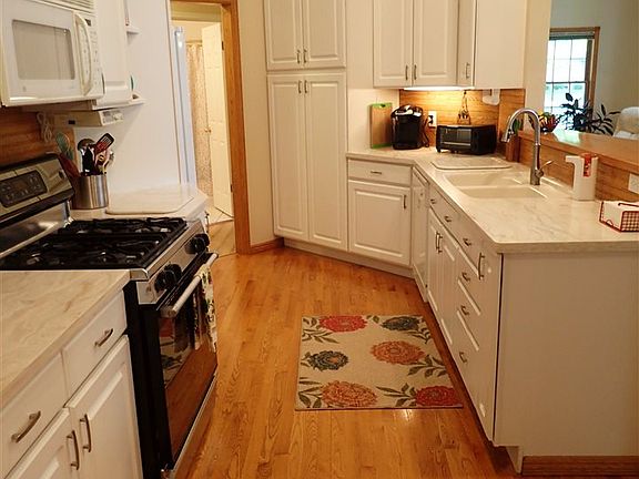 2nd image of 3086 W Riverview Dr