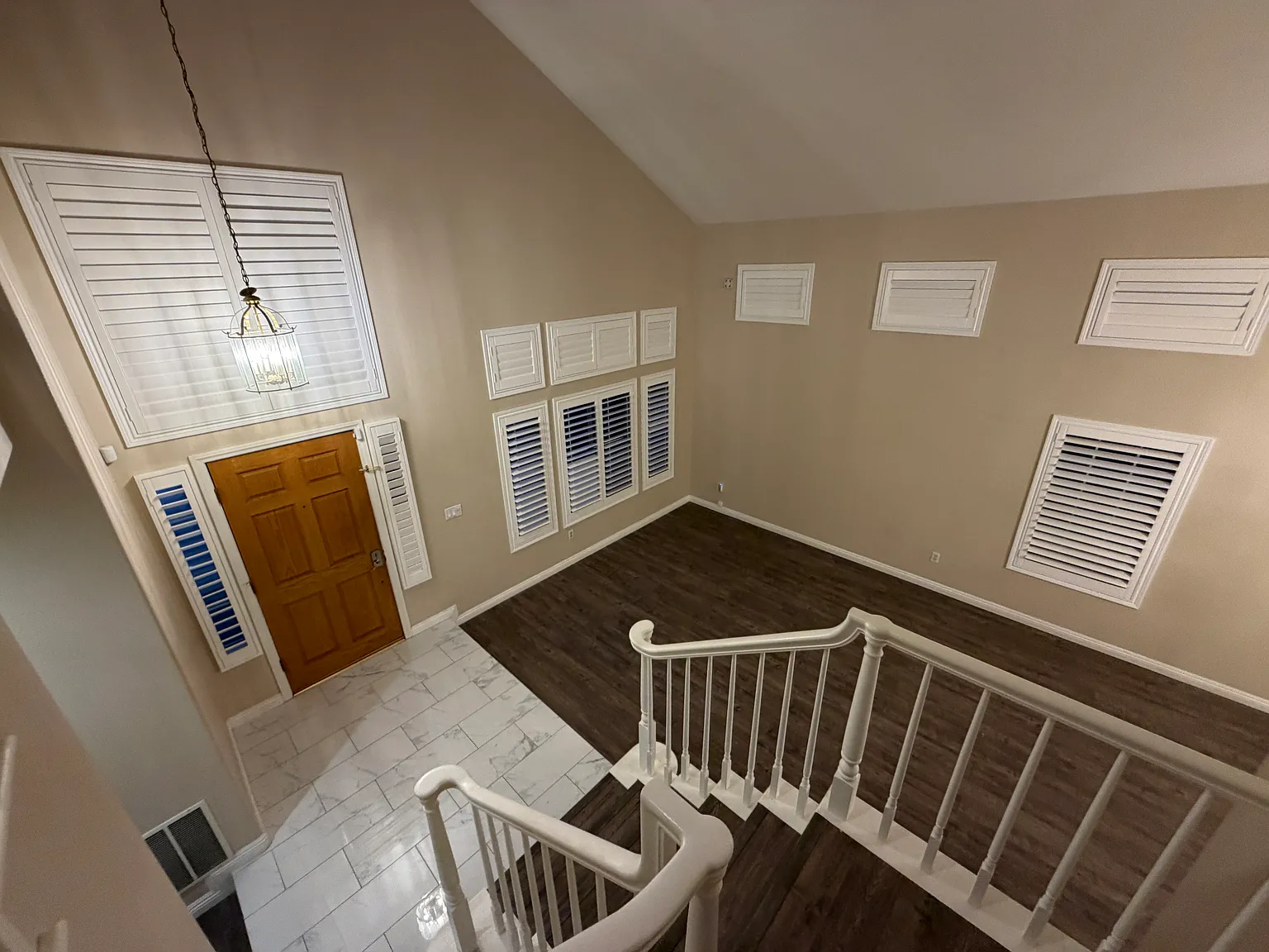 4 bed, 2365 sqft, $4,200 — Photo 3