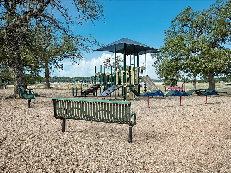 18400 Lakepoint Cv — Photo 39
