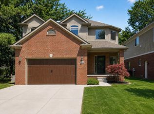 28000 Worthington St, Saint Clair Shores, MI 48081