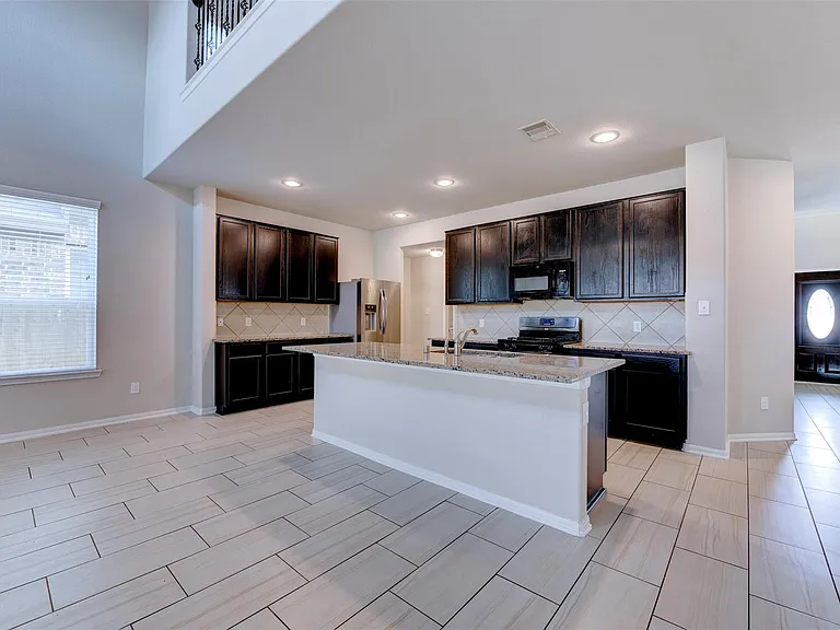 4542 Medrano Trl — Photo 11