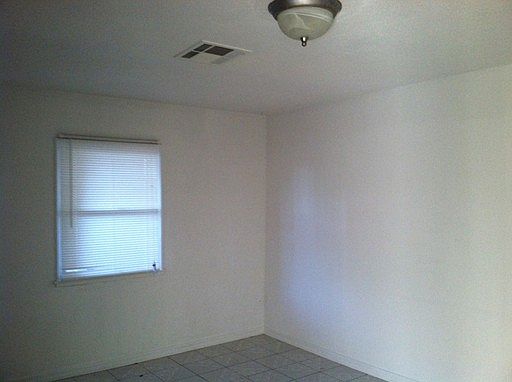 3rd image of 2538 W San Miguel Ave