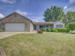 857 Mirmar Dr, Valparaiso, IN 46385
