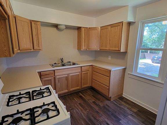 5th image of 1351 College Ave NE