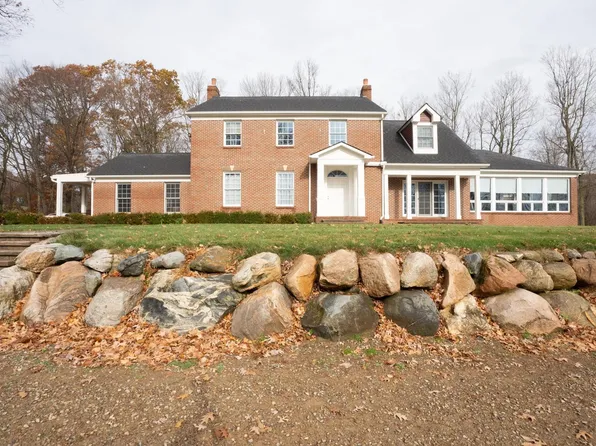 2401 E Brocker Rd, Metamora, MI 48455