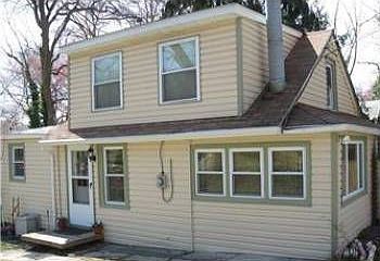 2nd image of 168 Niagara Ave
