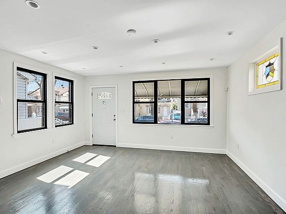 4th image of 11423 140th St