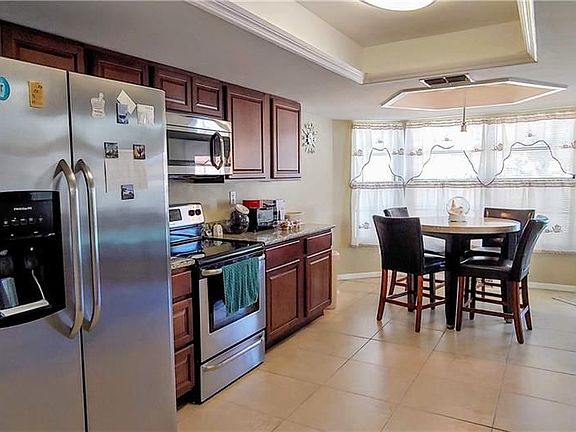 3rd image of 13311 Hillwood Cir