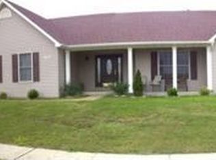 7062 Whisper Creek Dr, Wentzville, MO 63385