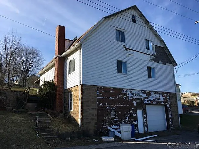 1306 Lloyd St photo 1