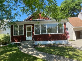 1216 10th St N, Fargo, ND 58102
