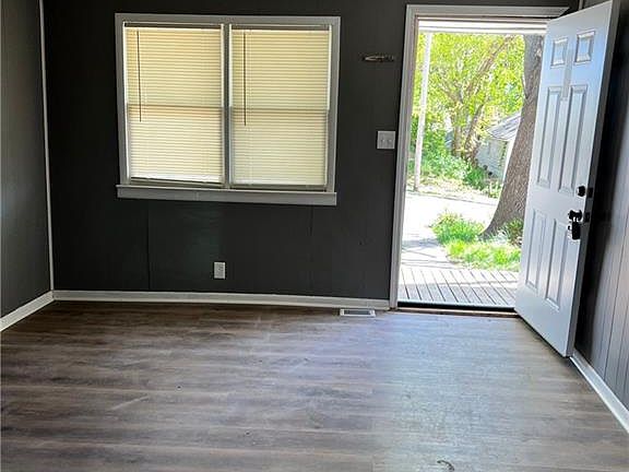 2nd image of 2207 Vories St