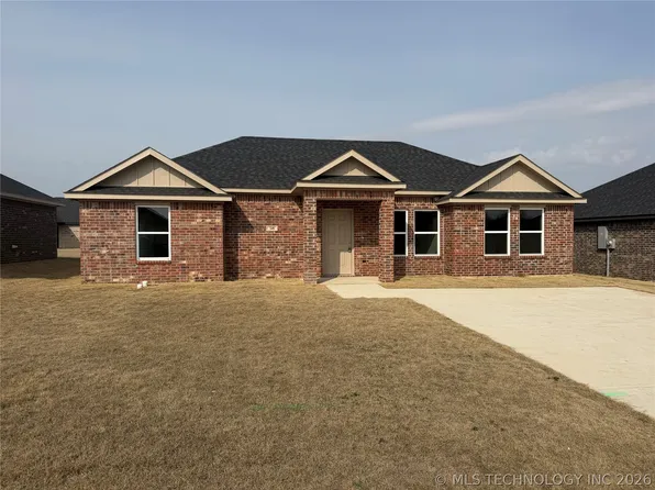 506 Honeysuckle Ln, Madill, OK 73446