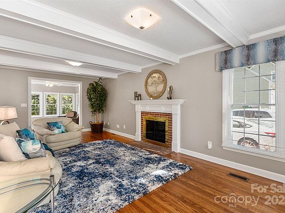 4th image of 7327 Willow Creek Dr