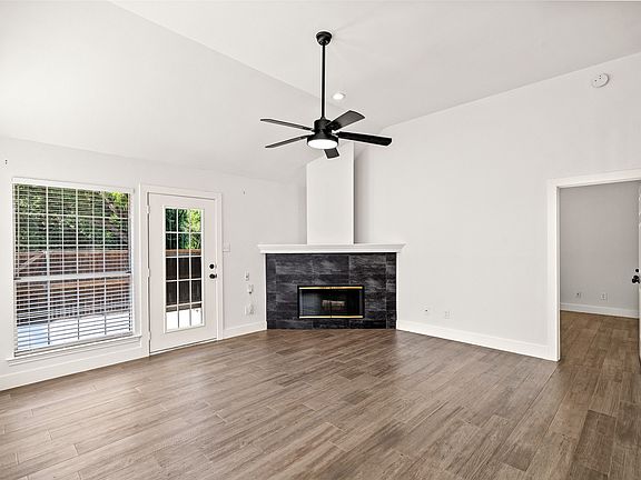 4th image of 381 Arbor Ln