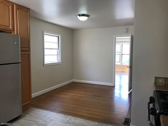 4th image of 488 Campbell Ave
