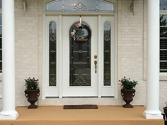 3rd image of 4351 Meadowlands Dr