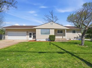 900 Old Marion Rd NE, Cedar Rapids, IA 52402