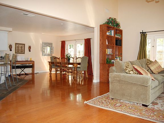 Open,Flowing Floorplan!