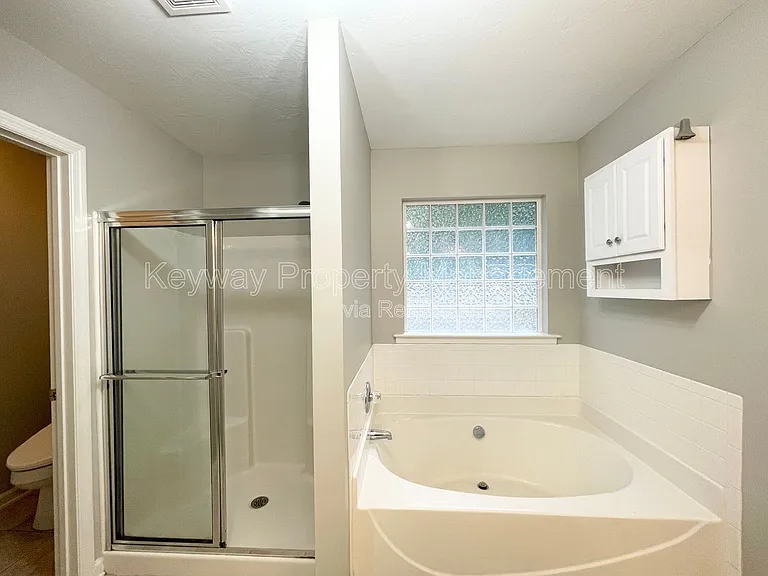 1391 Watsonia Dr — Photo 16