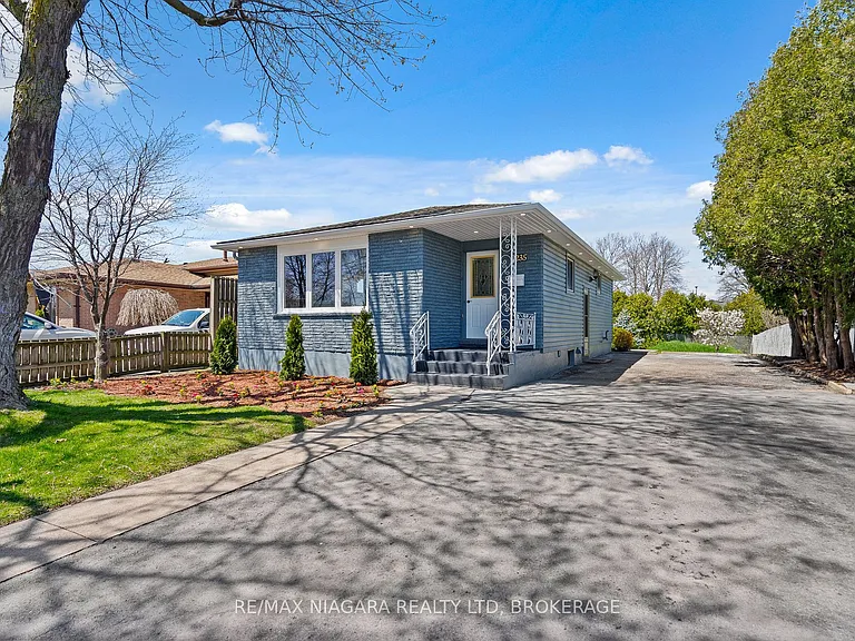 8235 Paddock Trail Dr #UPPER — Photo 1