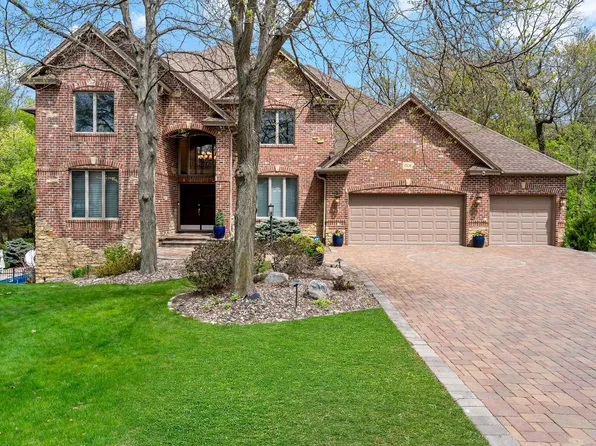 1504 Summit Oaks Ct, Burnsville, MN 55337