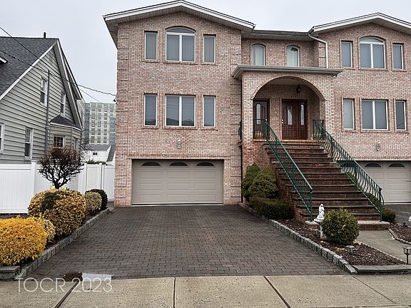 2nd image of 365A Nelson Ave