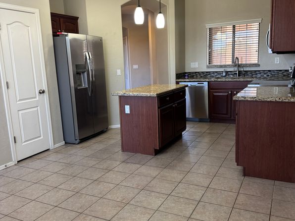 2600 E Springfield Pl #8