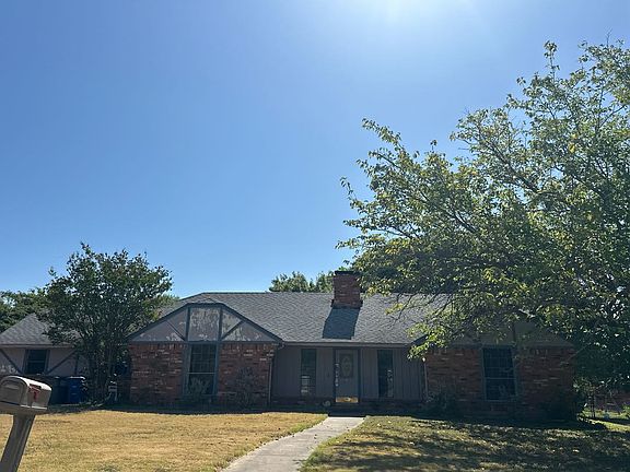 2nd image of 202 Pecan Creek St