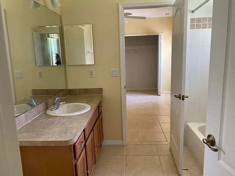 12934 Colonnade Cir — Photo 20