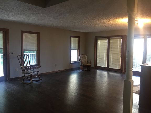 5th image of 415 Lakeview St