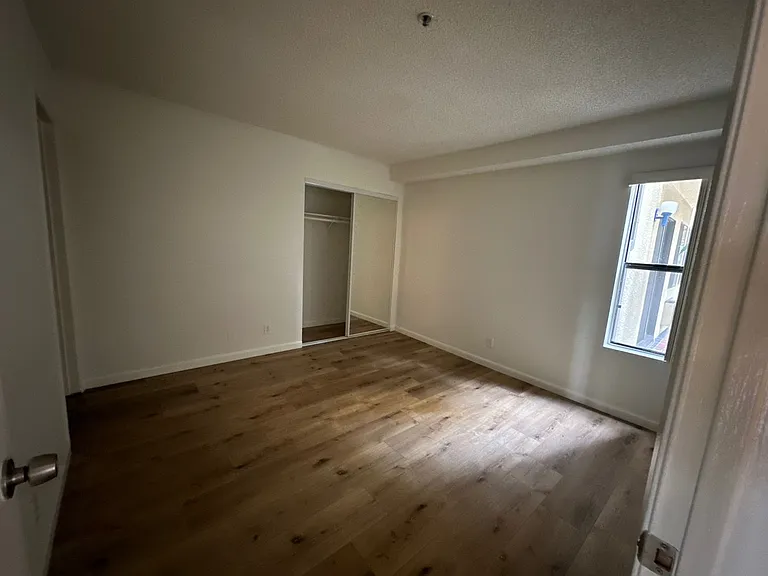 10323 Woodbine — Photo 31